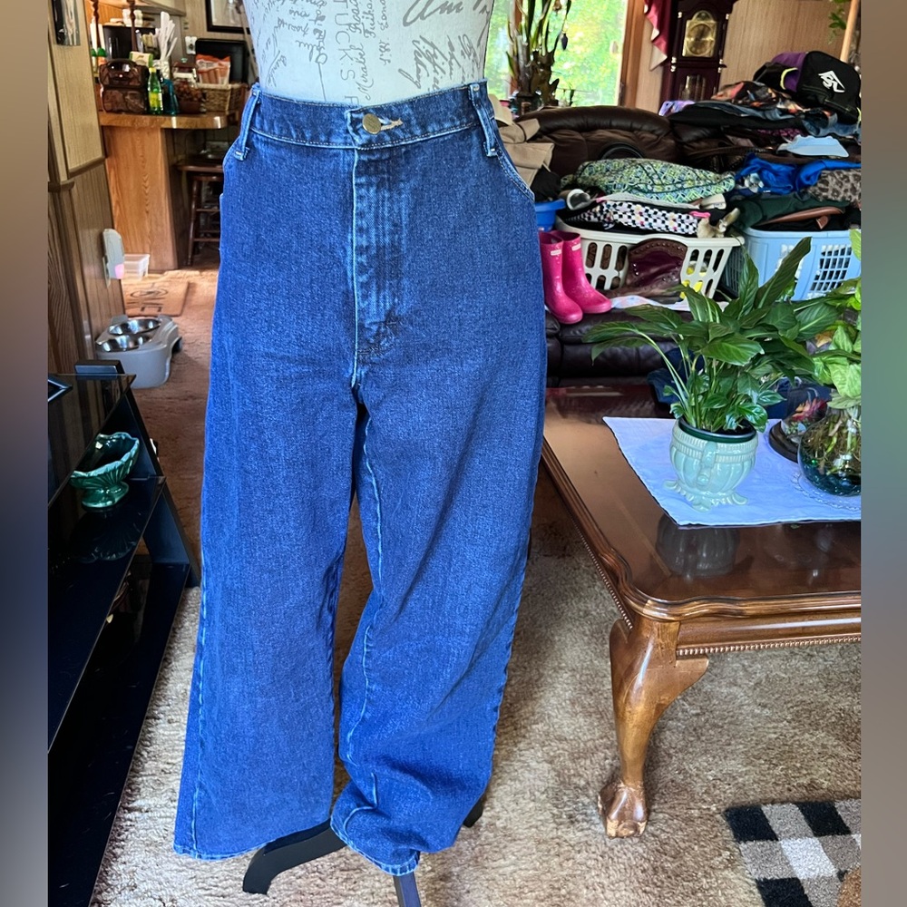 Women’s vintage Wrangler Blues Relaxed Fit Dark Wash Blue Denim Jeans Size 18x32
